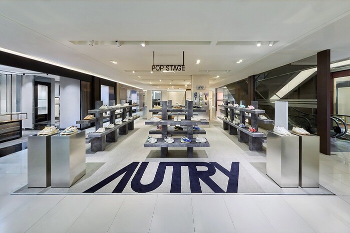 오트리, 현대백화점 압구정본점 4층 ...